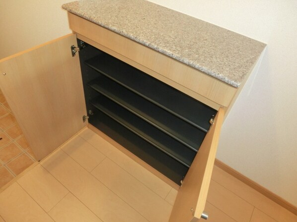 ウエスト ウッド アベニューの物件内観写真